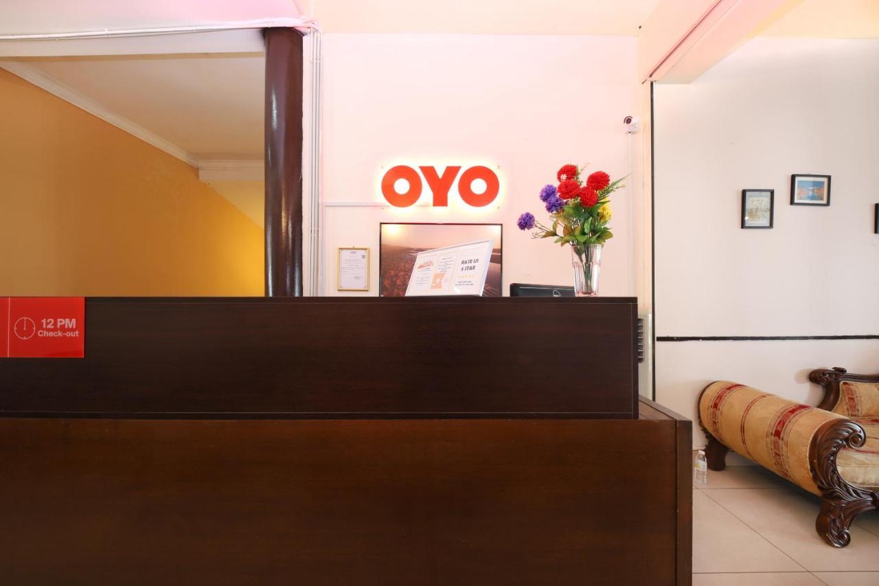 Oyo 993 88 Mario'S Hotel Баян Лепас Екстериор снимка